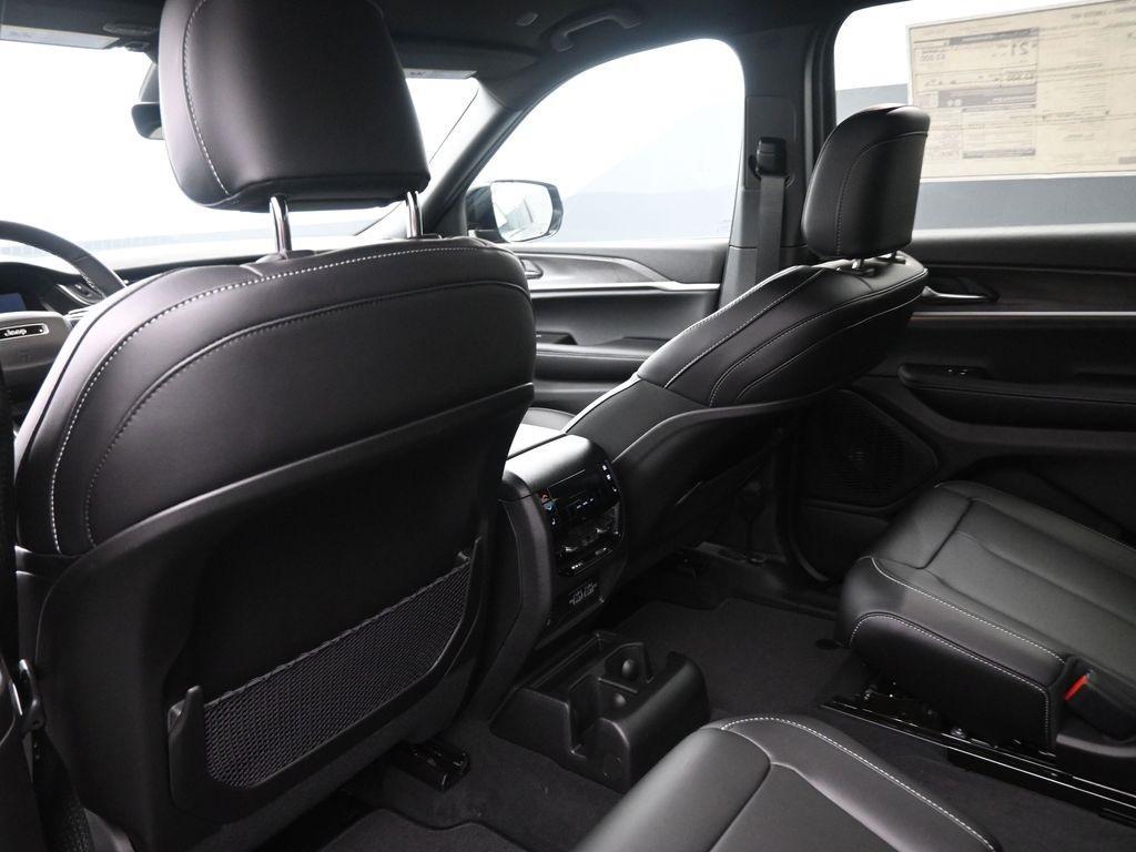 new 2025 Jeep Grand Cherokee L car, priced at $44,506