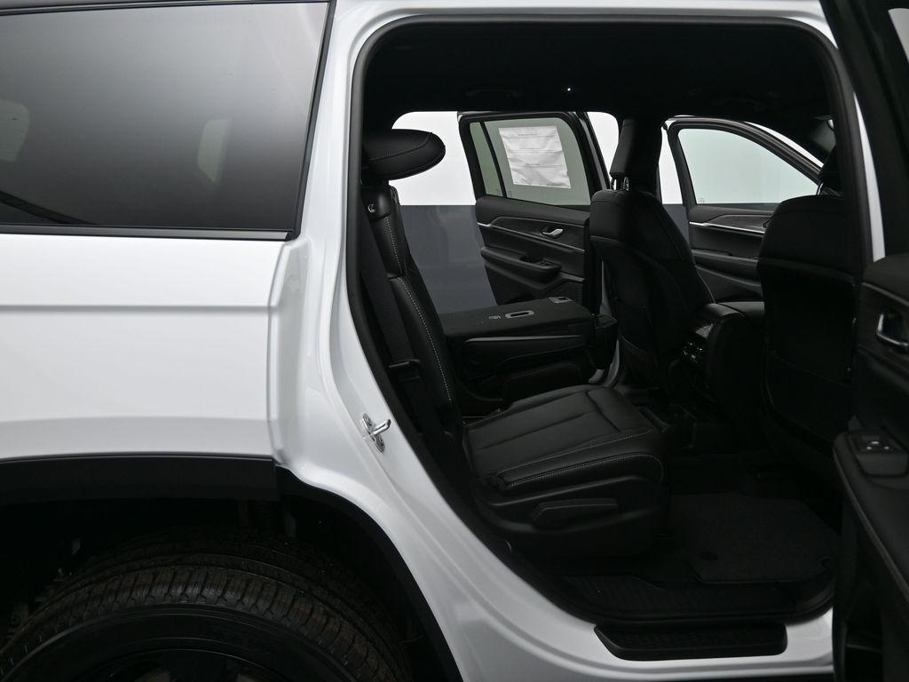 new 2025 Jeep Grand Cherokee L car, priced at $46,925