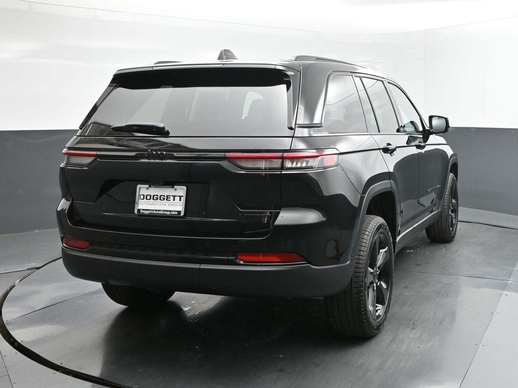 new 2025 Jeep Grand Cherokee car, priced at $45,520