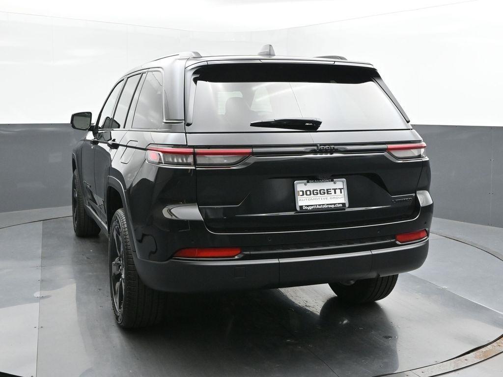 new 2025 Jeep Grand Cherokee car, priced at $45,520