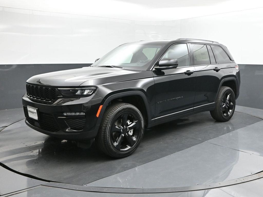 new 2025 Jeep Grand Cherokee car, priced at $45,520