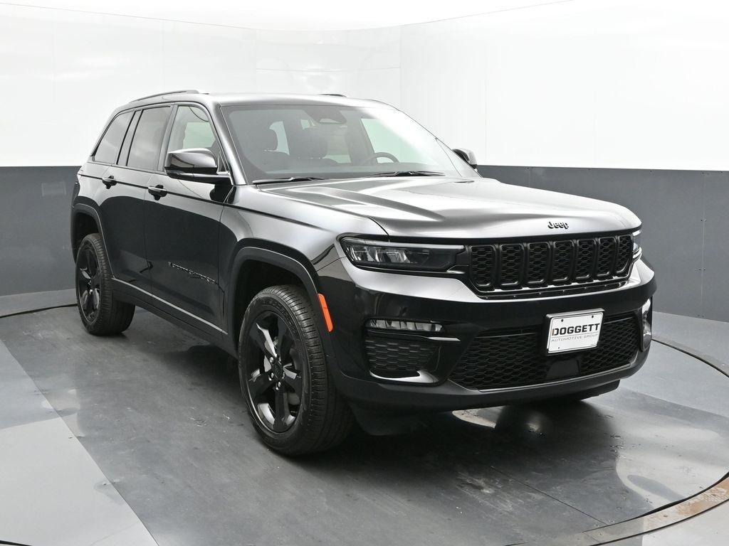 new 2025 Jeep Grand Cherokee car, priced at $45,520