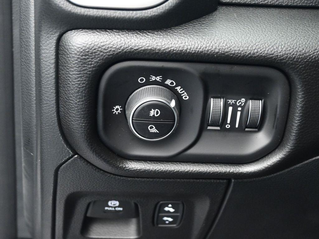 new 2025 Ram 1500 car, priced at $43,125