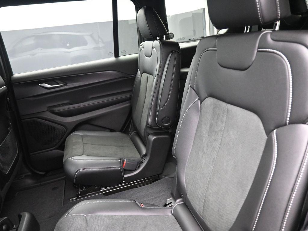 new 2025 Jeep Grand Cherokee L car, priced at $42,854