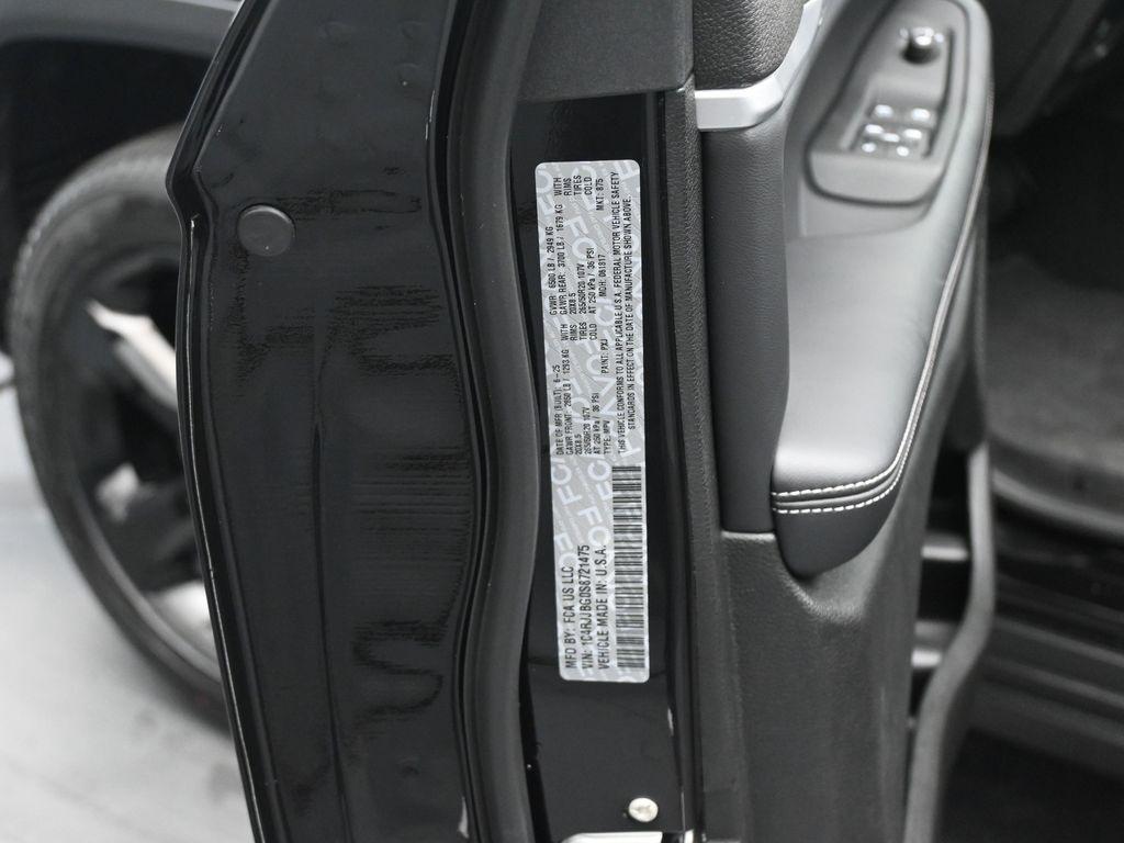 new 2025 Jeep Grand Cherokee L car, priced at $44,430