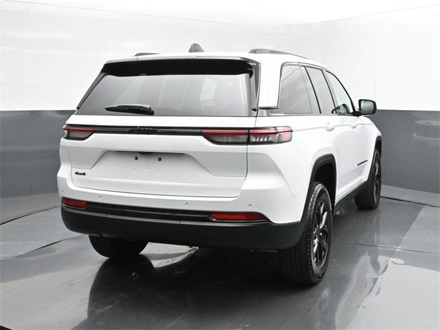 new 2024 Jeep Grand Cherokee car, priced at $37,655