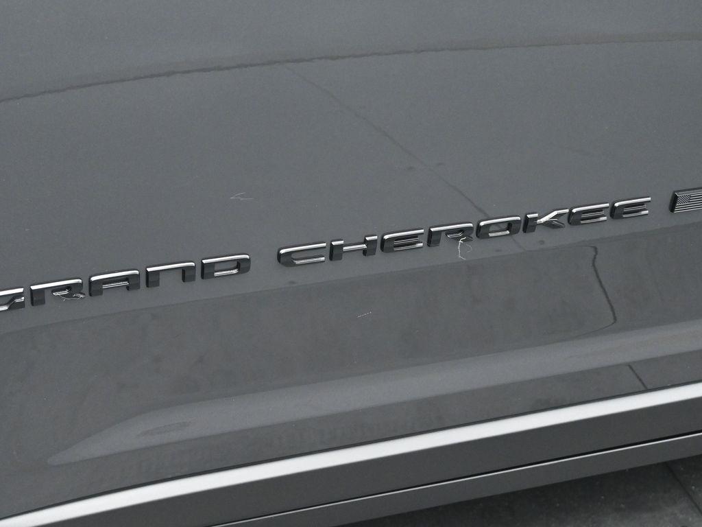 new 2025 Jeep Grand Cherokee car, priced at $43,978