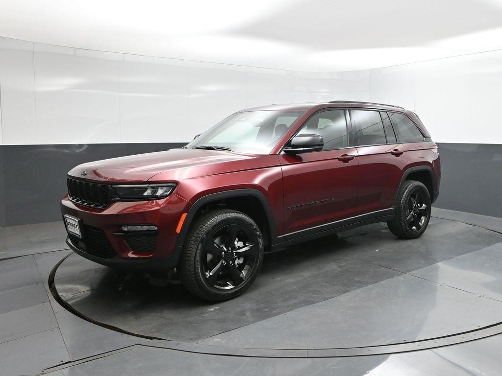 new 2025 Jeep Grand Cherokee car, priced at $41,197
