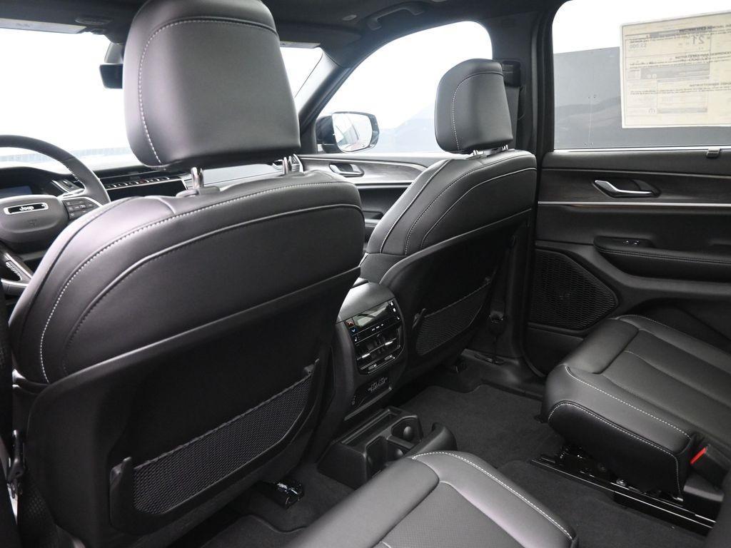 new 2025 Jeep Grand Cherokee L car, priced at $49,304