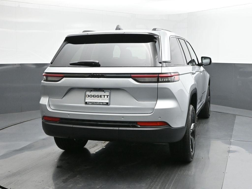 new 2025 Jeep Grand Cherokee car, priced at $42,675