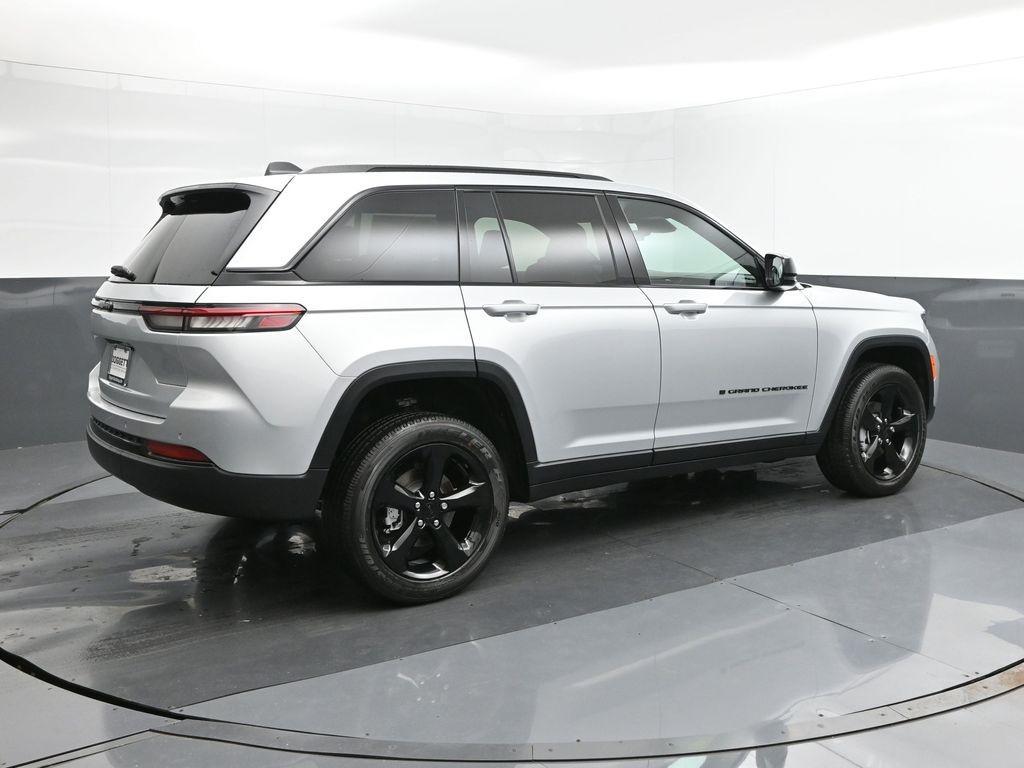 new 2025 Jeep Grand Cherokee car, priced at $42,675