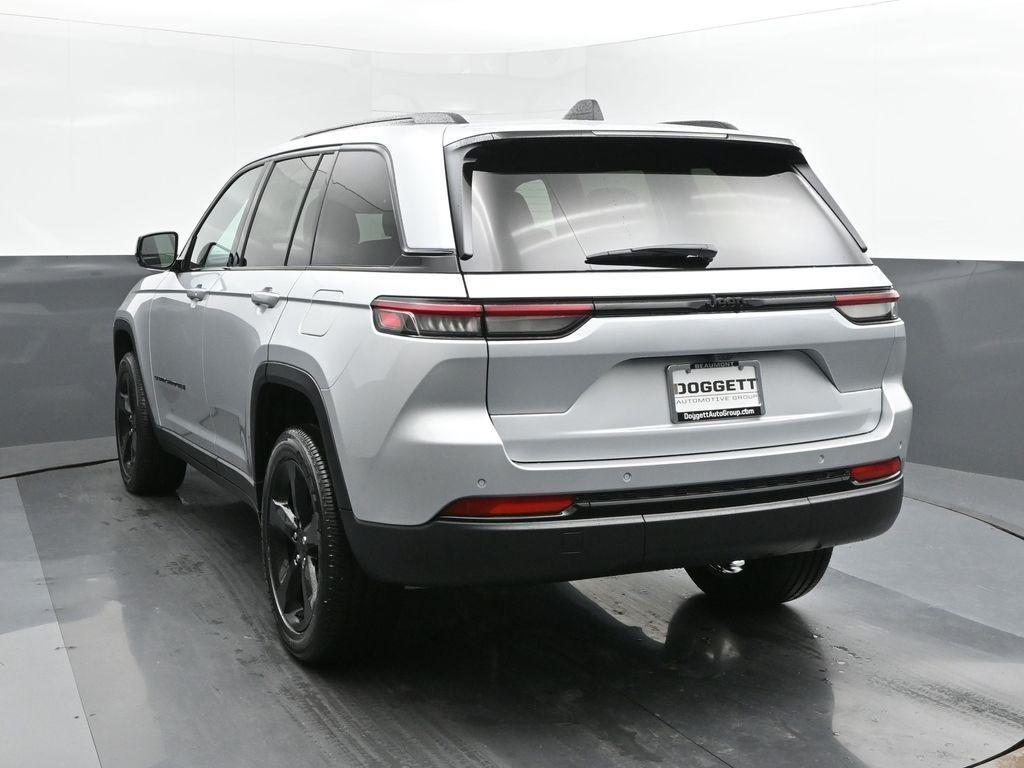 new 2025 Jeep Grand Cherokee car, priced at $42,675