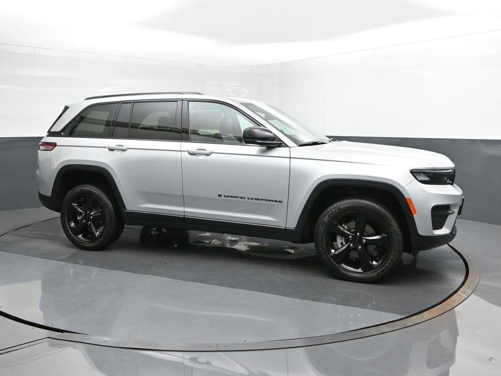 new 2025 Jeep Grand Cherokee car, priced at $42,675