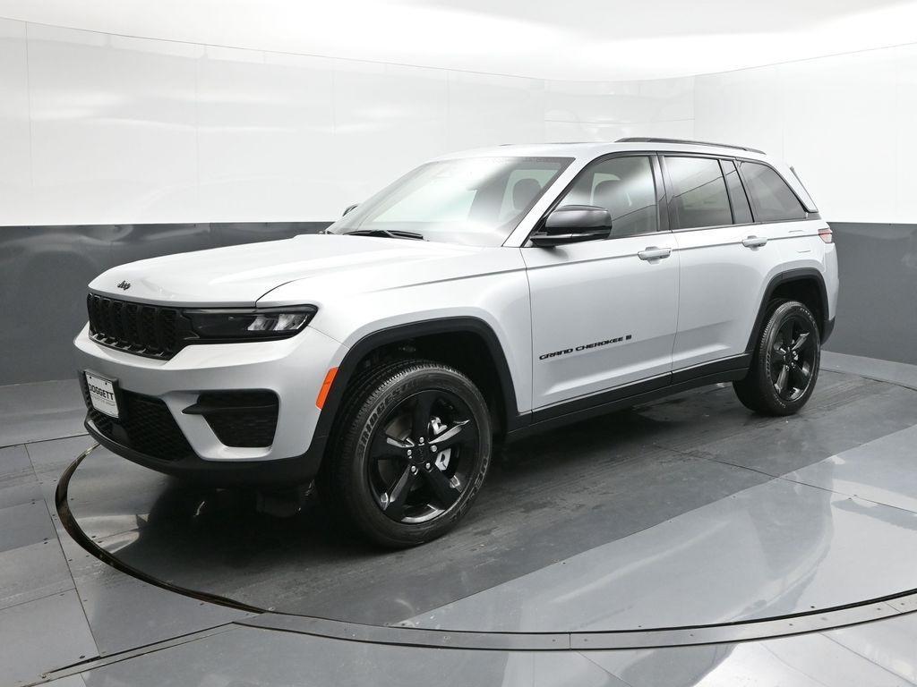 new 2025 Jeep Grand Cherokee car, priced at $42,675