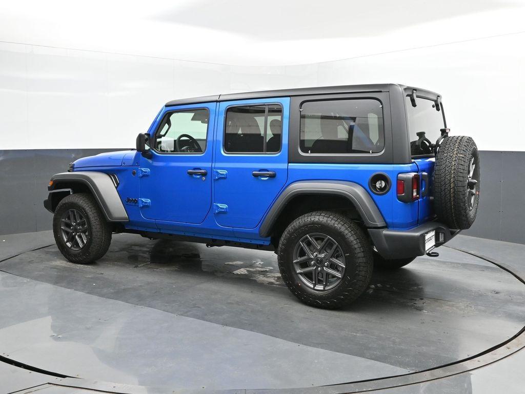 new 2025 Jeep Wrangler car, priced at $45,676