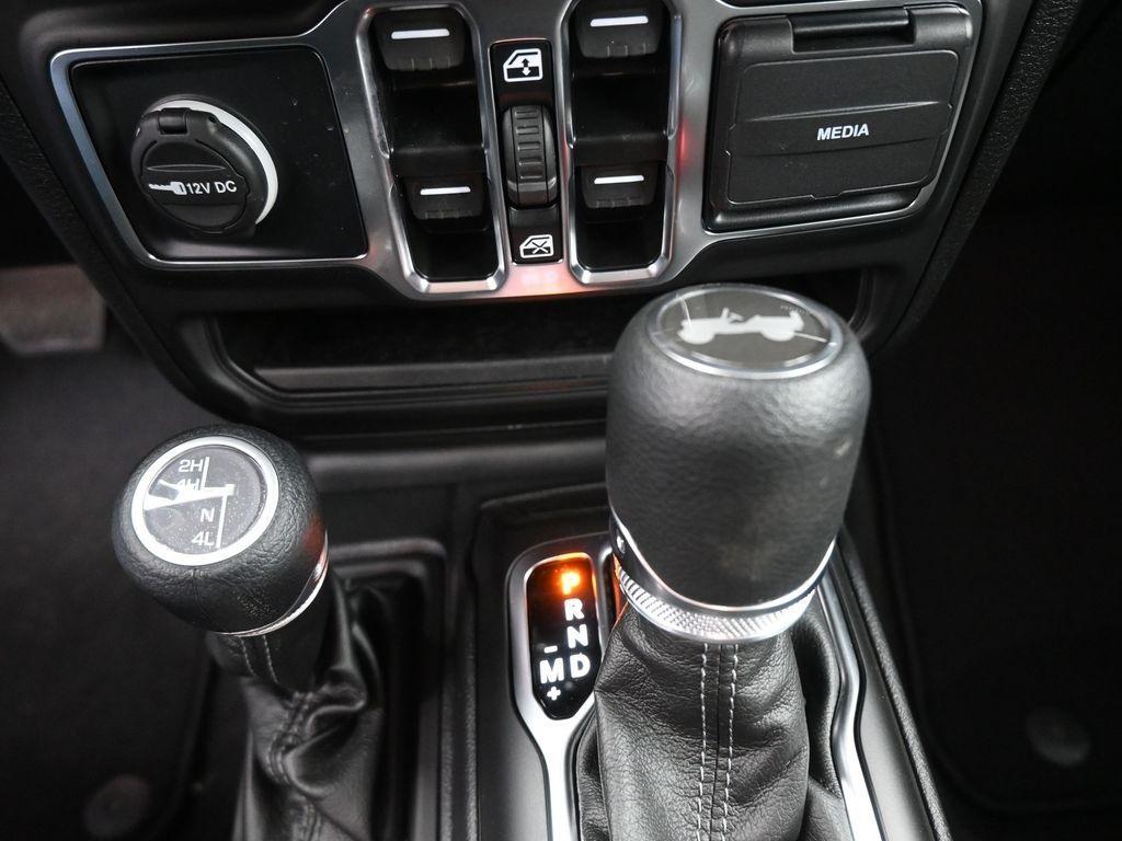 new 2025 Jeep Wrangler car, priced at $45,676