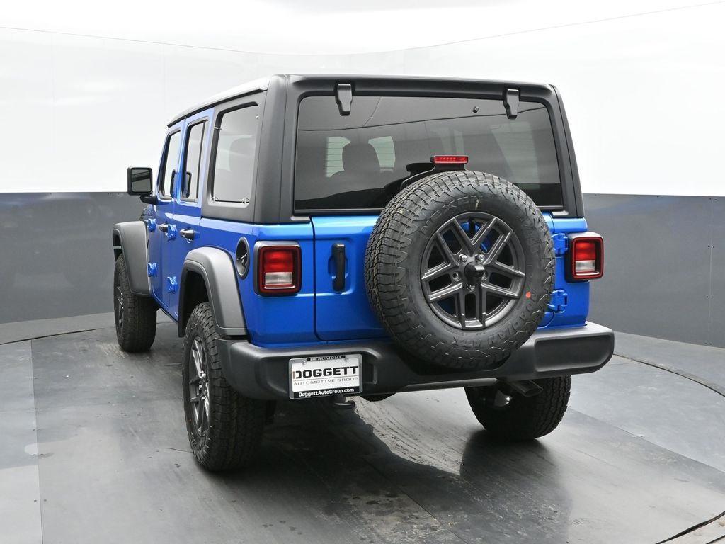 new 2025 Jeep Wrangler car, priced at $45,676