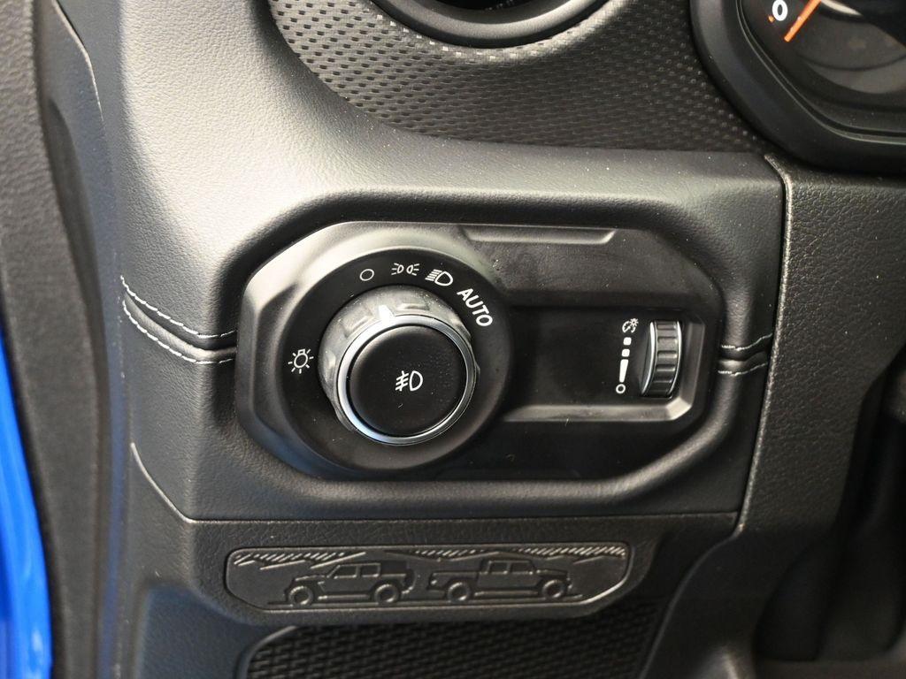 new 2025 Jeep Wrangler car, priced at $57,087
