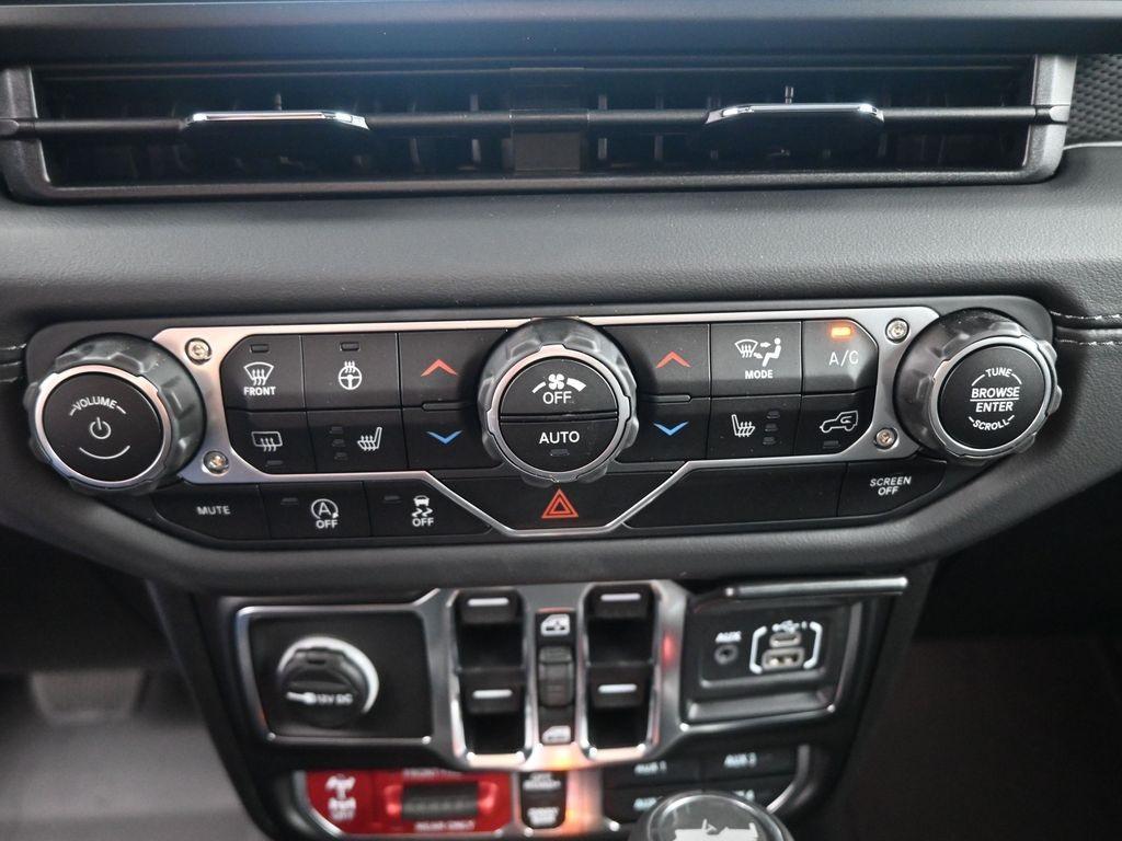 new 2025 Jeep Wrangler car, priced at $57,087