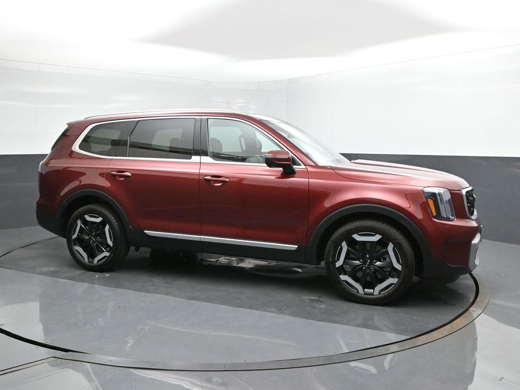 used 2023 Kia Telluride car, priced at $31,822