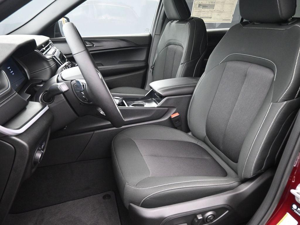 new 2025 Jeep Grand Cherokee L car, priced at $40,548