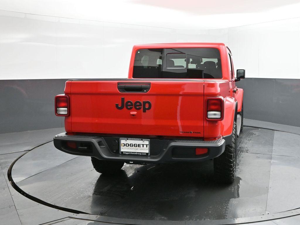 new 2025 Jeep Gladiator car, priced at $45,002