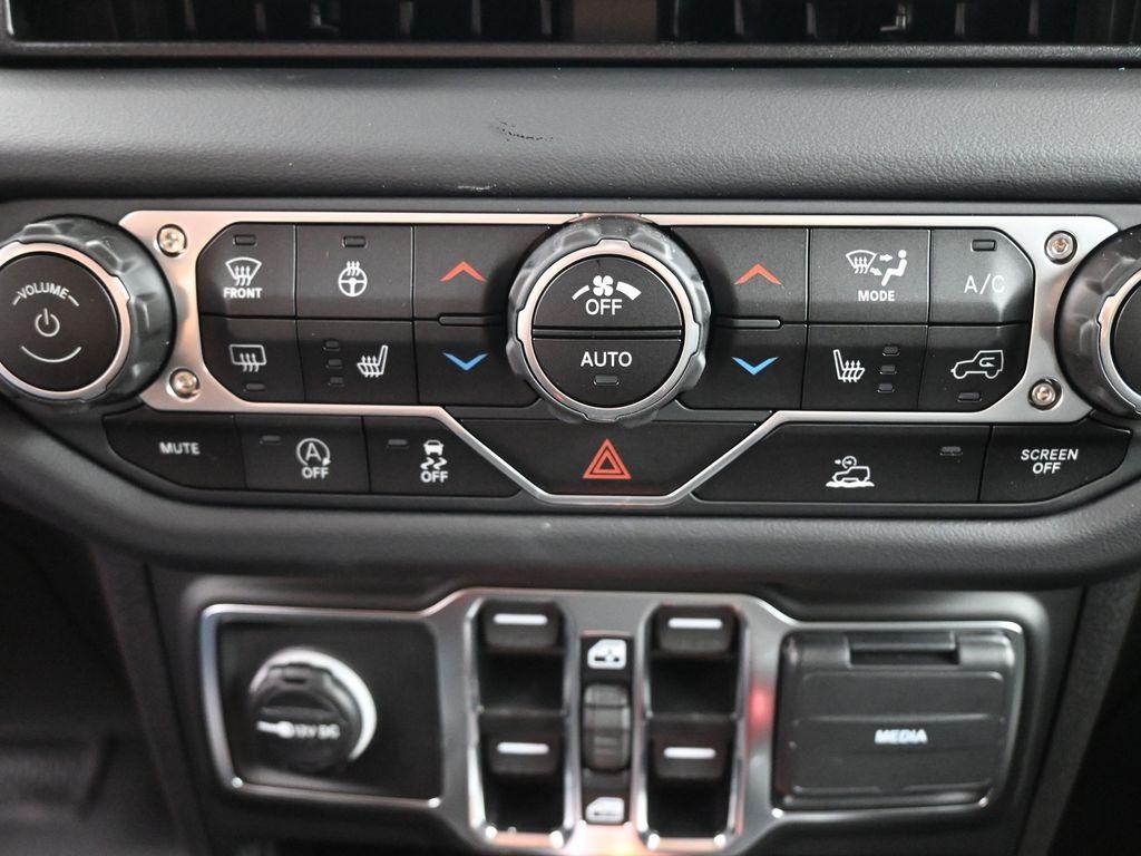 new 2025 Jeep Gladiator car, priced at $45,002