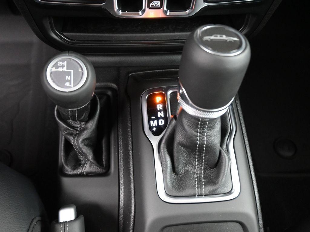 new 2025 Jeep Gladiator car, priced at $45,002