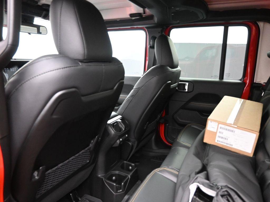 new 2025 Jeep Gladiator car, priced at $45,002