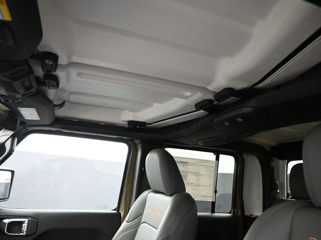 new 2025 Jeep Gladiator car, priced at $50,261