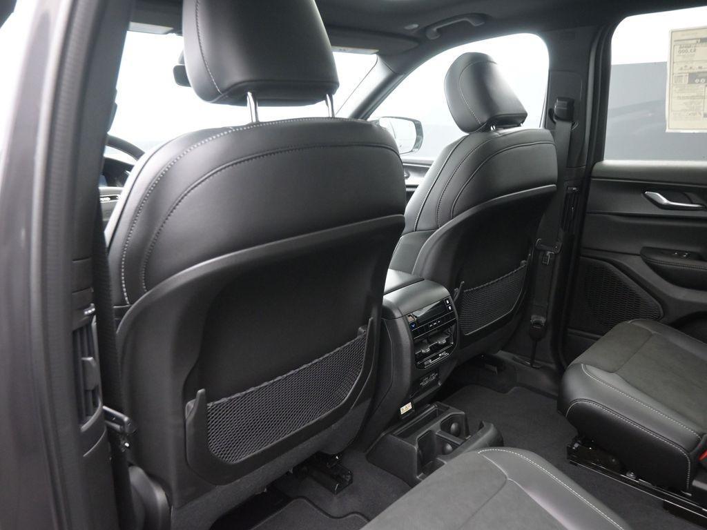 new 2025 Jeep Grand Cherokee L car, priced at $44,556