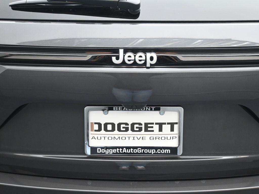 new 2025 Jeep Grand Cherokee car, priced at $37,220