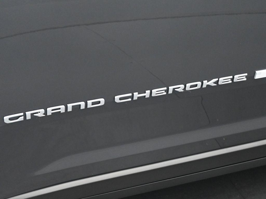 new 2025 Jeep Grand Cherokee car, priced at $37,220
