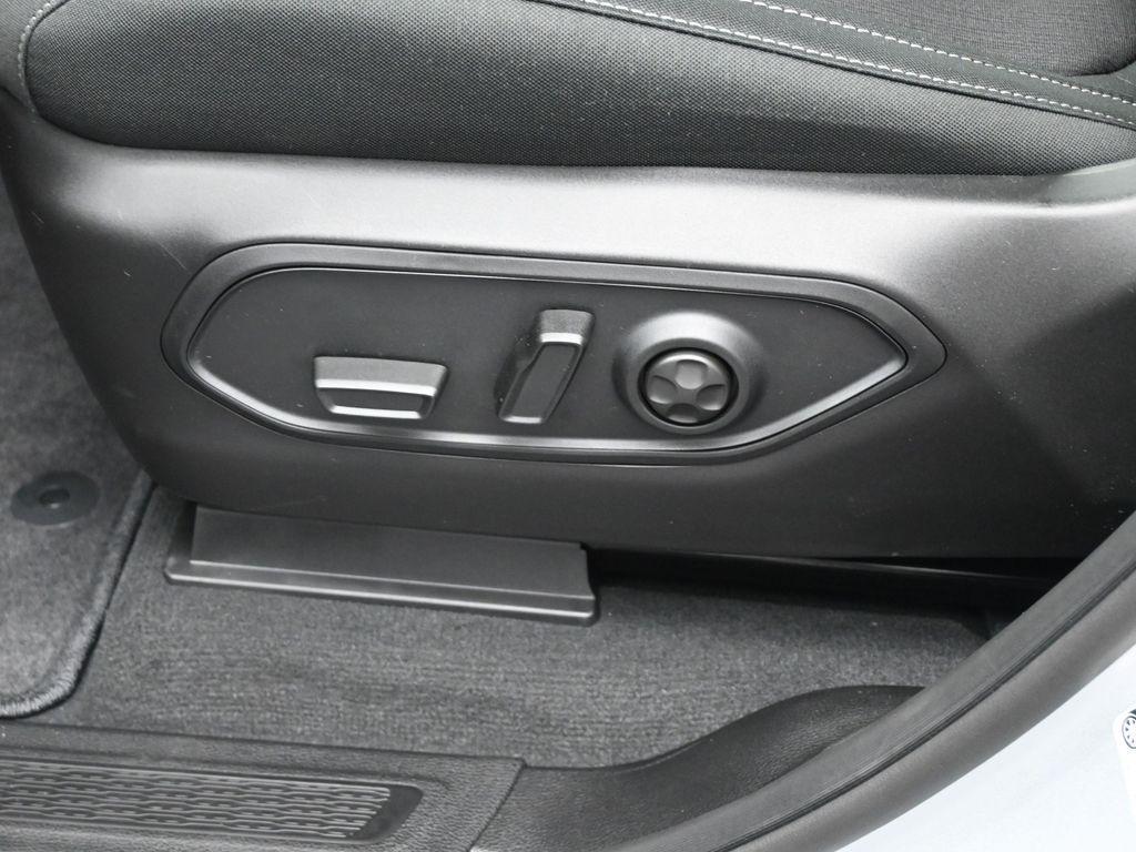 new 2025 Jeep Grand Cherokee L car, priced at $39,617