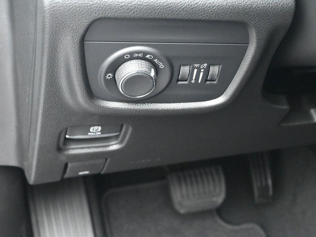 new 2025 Jeep Grand Cherokee L car, priced at $39,617