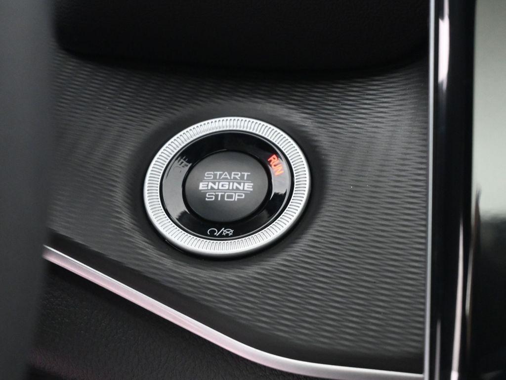 new 2025 Jeep Grand Cherokee L car, priced at $39,617
