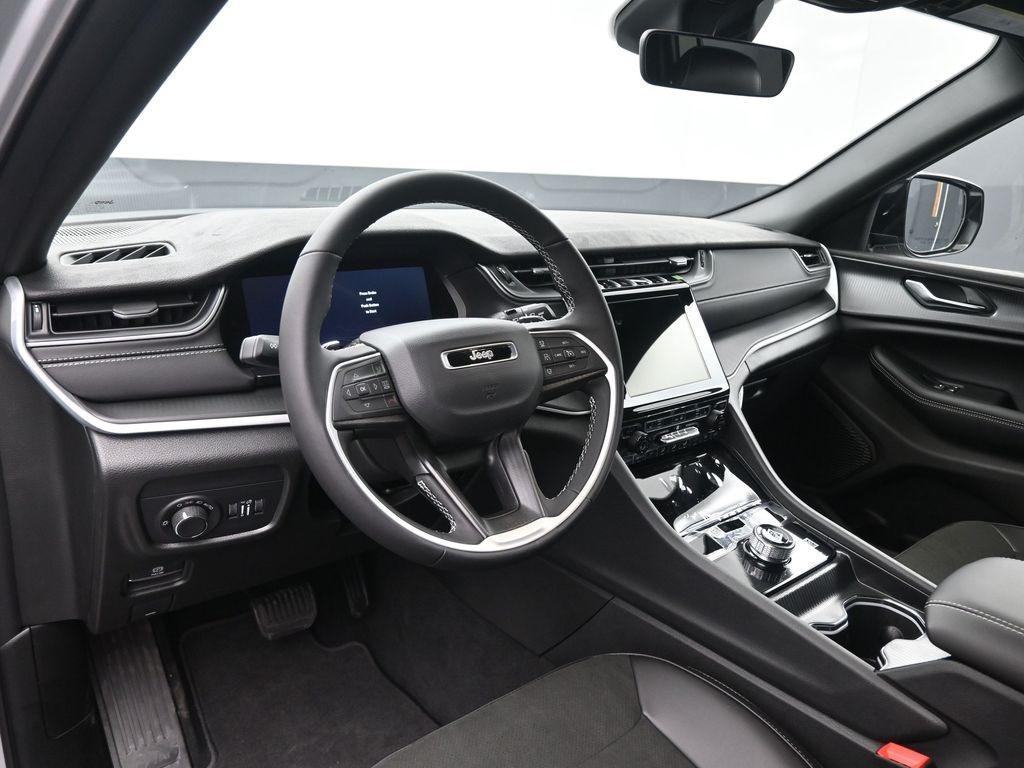 new 2025 Jeep Grand Cherokee car, priced at $42,846