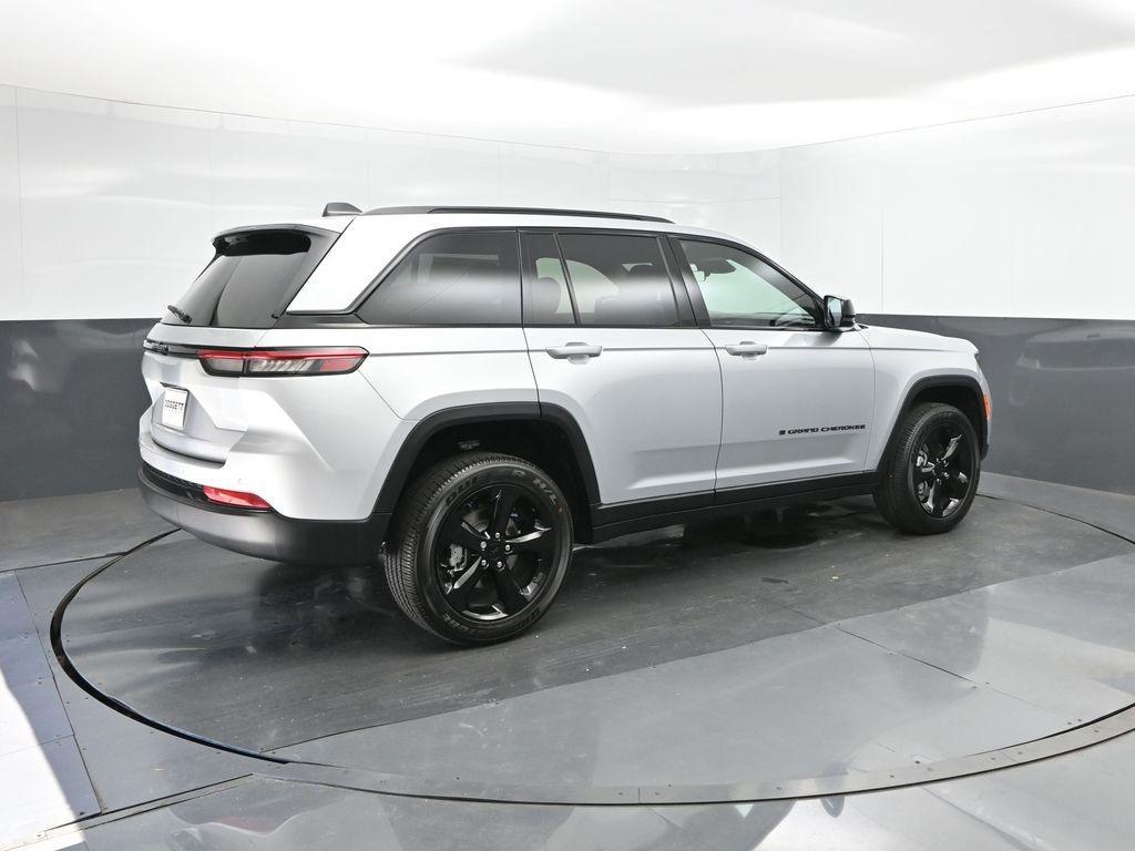 new 2025 Jeep Grand Cherokee car, priced at $42,846