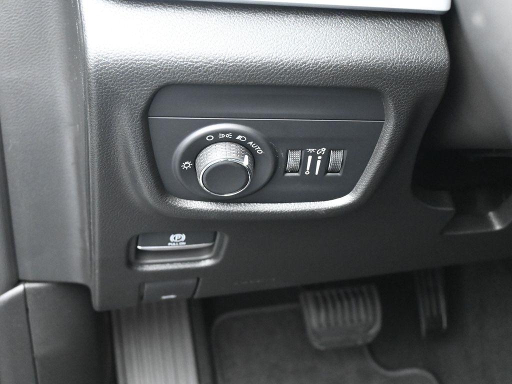 new 2025 Jeep Grand Cherokee car, priced at $41,398