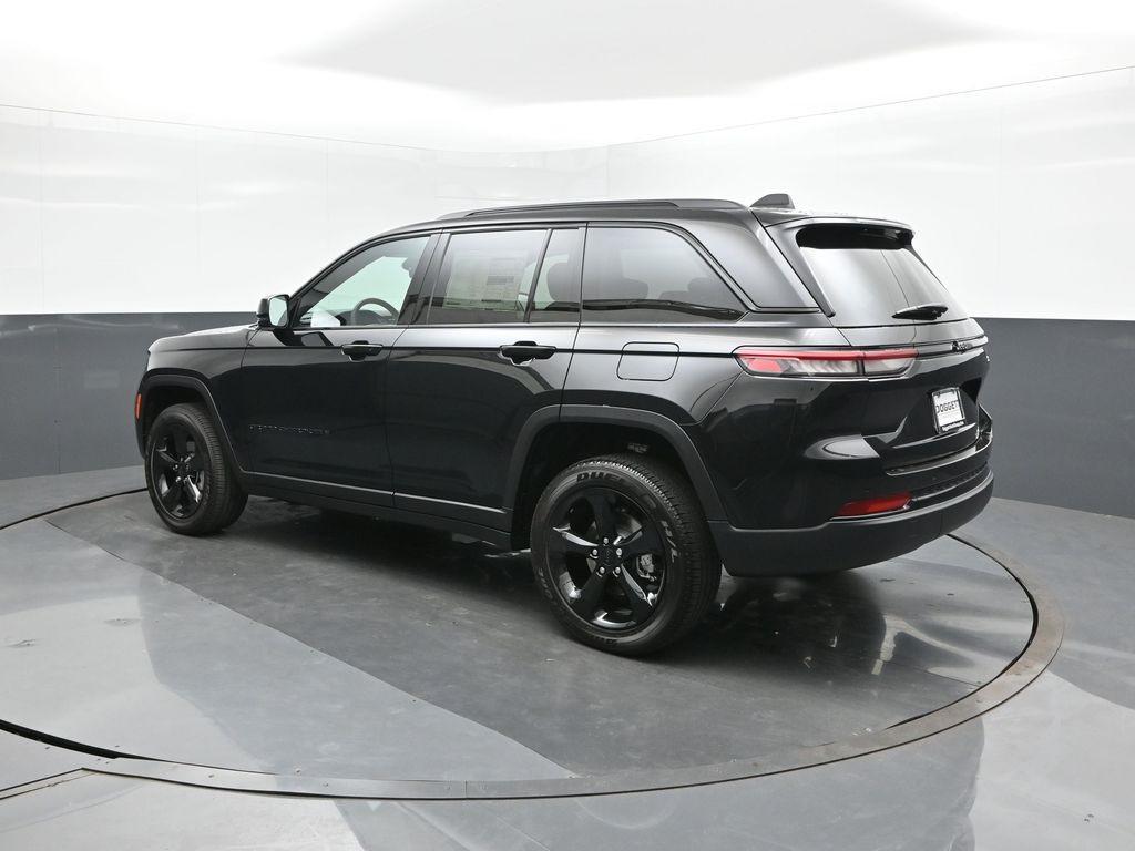 new 2025 Jeep Grand Cherokee car, priced at $41,398