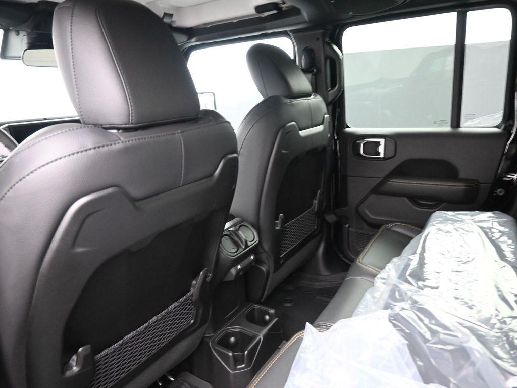 new 2025 Jeep Gladiator car, priced at $44,857