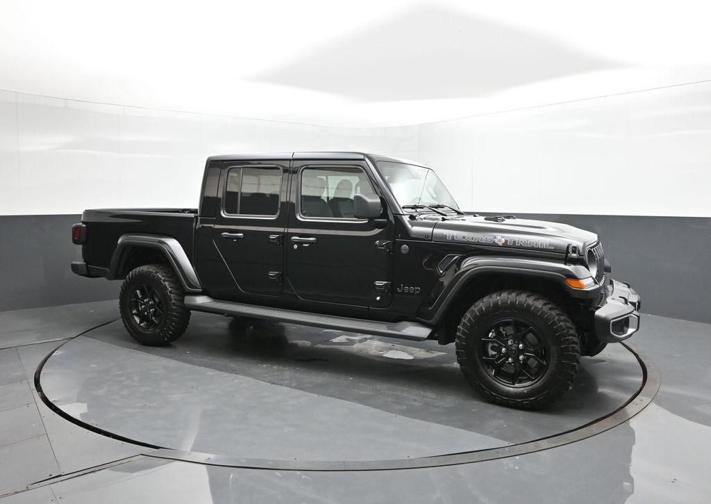 new 2025 Jeep Gladiator car, priced at $44,857