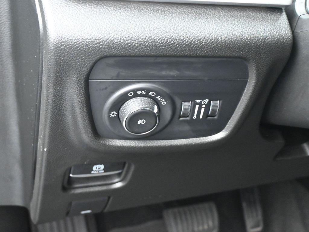 used 2022 Jeep Grand Cherokee car, priced at $28,868
