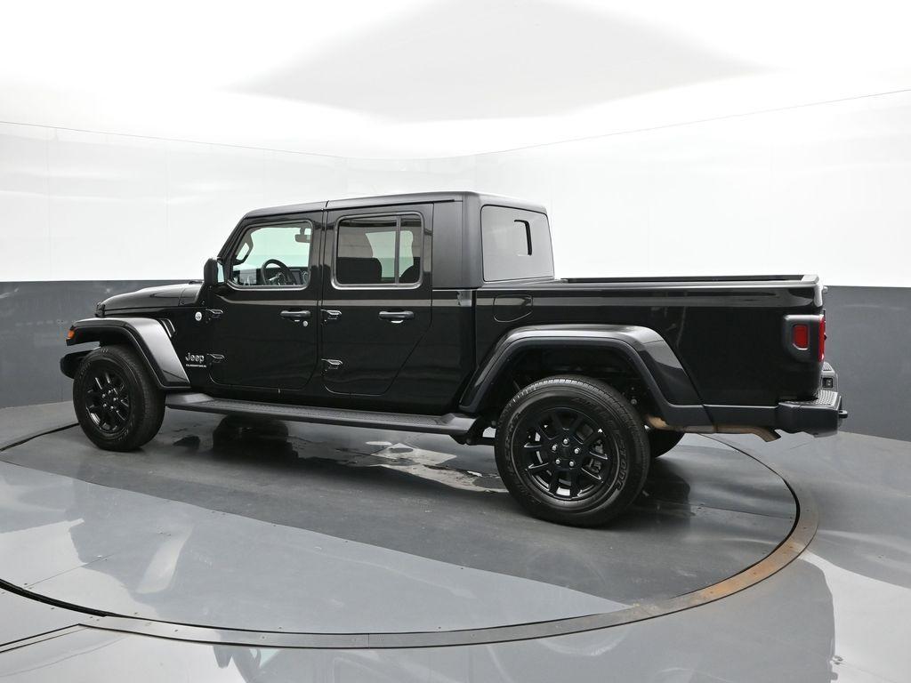 used 2023 Jeep Gladiator car, priced at $32,866