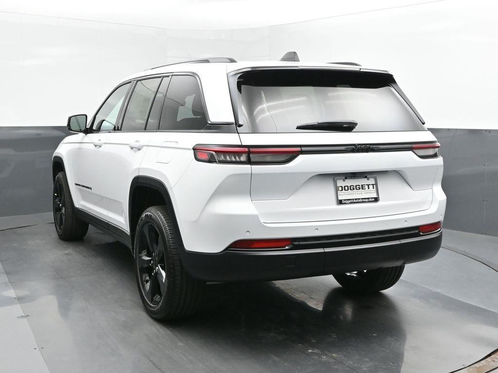 new 2025 Jeep Grand Cherokee car, priced at $42,080