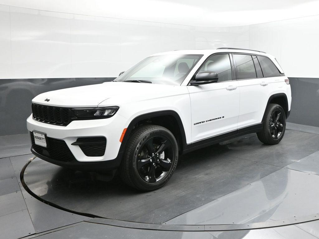 new 2025 Jeep Grand Cherokee car, priced at $42,080