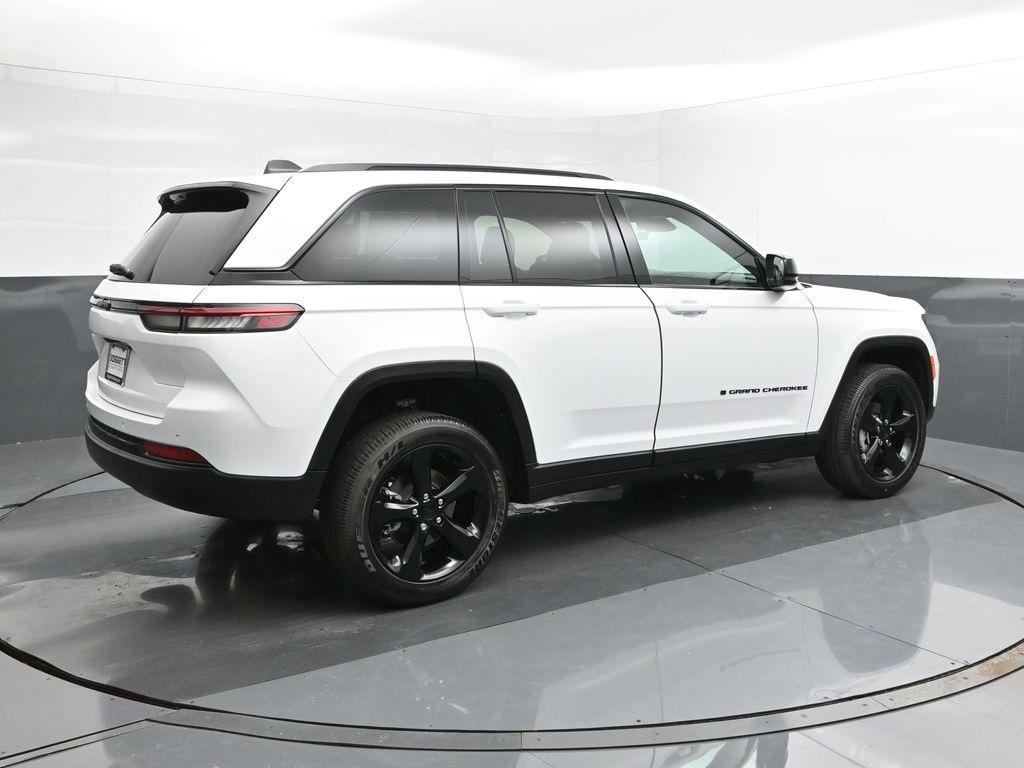 new 2025 Jeep Grand Cherokee car, priced at $42,080