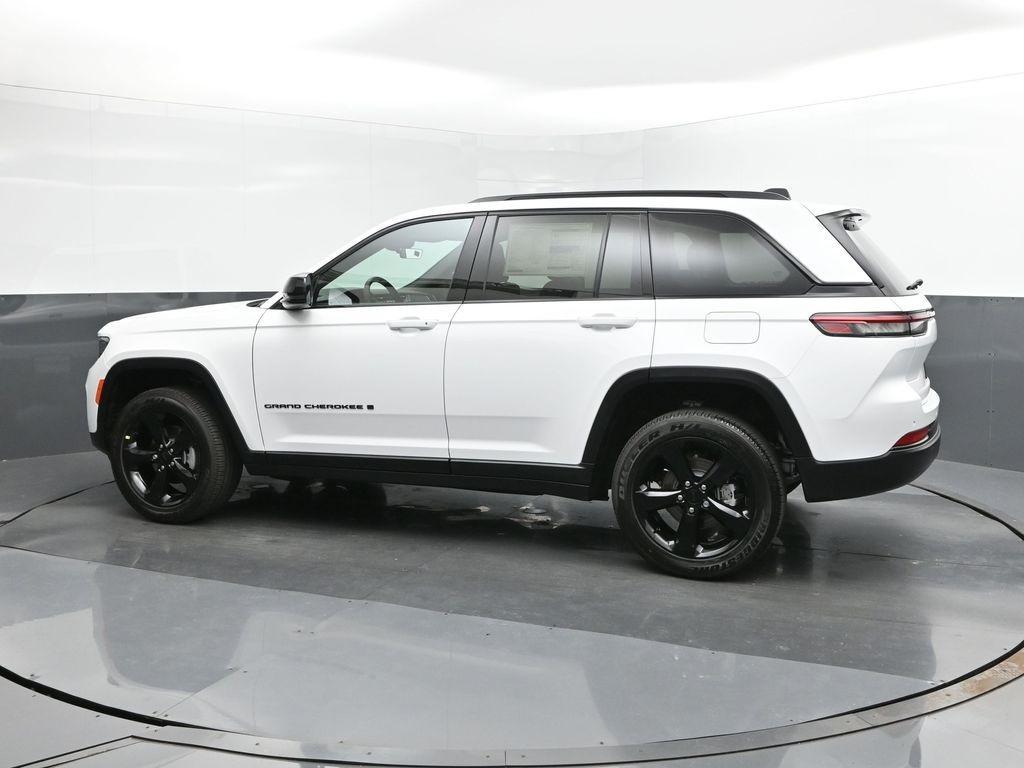 new 2025 Jeep Grand Cherokee car, priced at $42,080