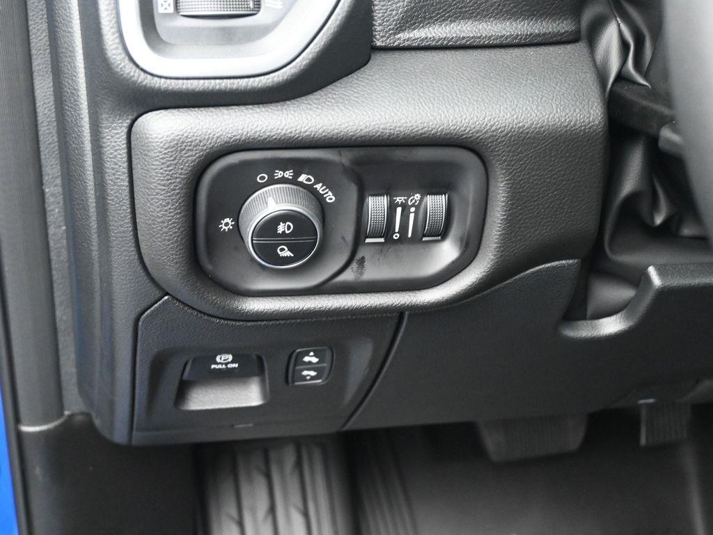 new 2025 Ram 1500 car, priced at $53,913