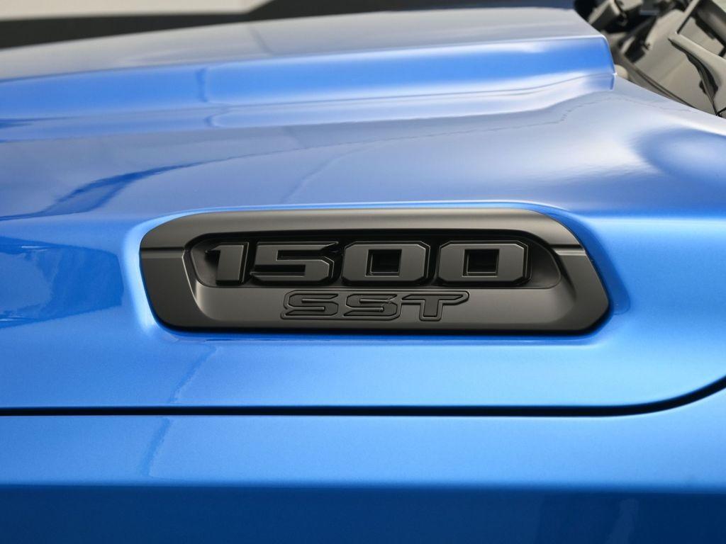 new 2025 Ram 1500 car, priced at $53,913